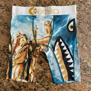 Boys Small ethika boxer briefs (new)